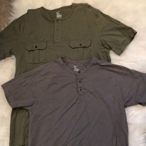 2 Mens Gap T-shirts